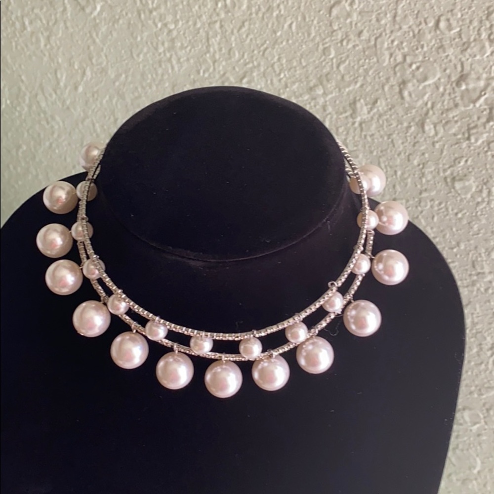 Pearl choker